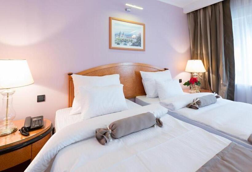 اتاق استاندارد, Sterling Garni