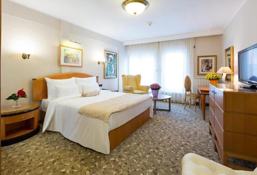 اتاق سوپریور با تخت بزرگ, Sterling Garni