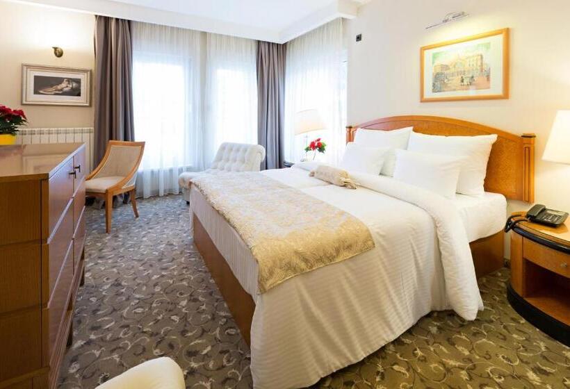 اتاق سوپریور با تخت بزرگ, Sterling Garni