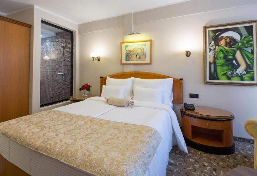 اتاق سوپریور با تخت بزرگ, Sterling Garni