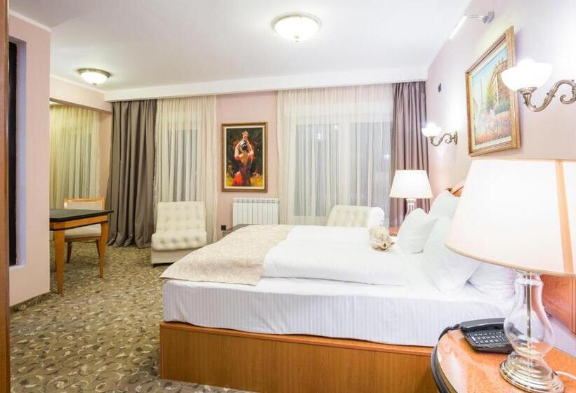 اتاق لوکس با تخت بزرگ, Sterling Garni