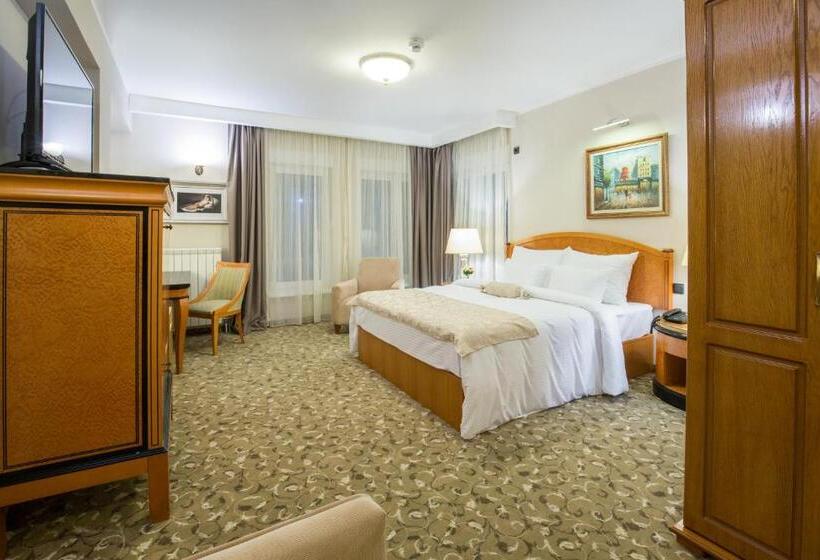 اتاق لوکس با تخت بزرگ, Sterling Garni