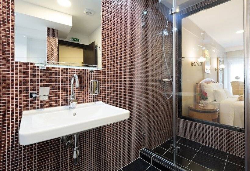 اتاق لوکس با تخت بزرگ, Sterling Garni