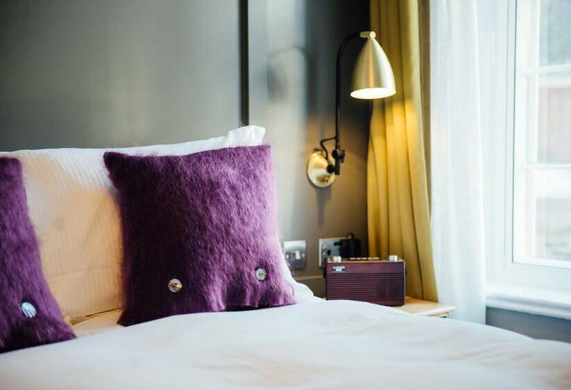 غرفة قياسية, The White Hart