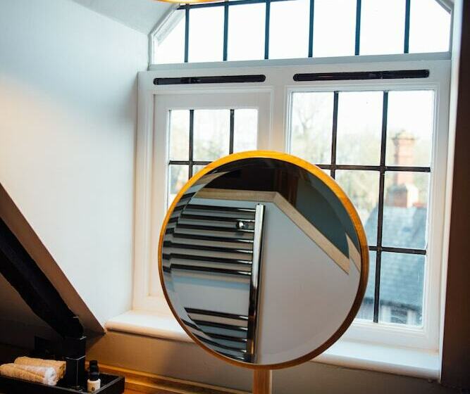 スタンダードルーム, The White Hart