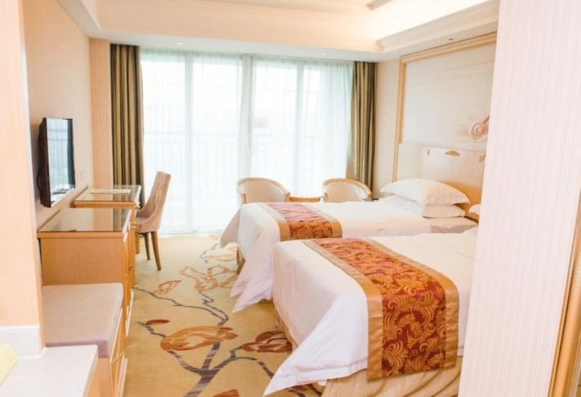 Номер Deluxe, Vienna Classic Hotel Qingyuan Taihe Ancient Cave Scenic Area
