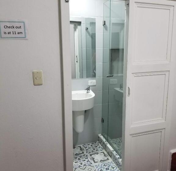 Номер Стандарт, La Mansion Hostel