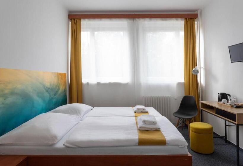 חדר סטנדרט, Amity