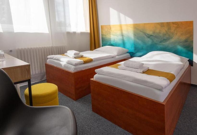 חדר סטנדרט, Amity