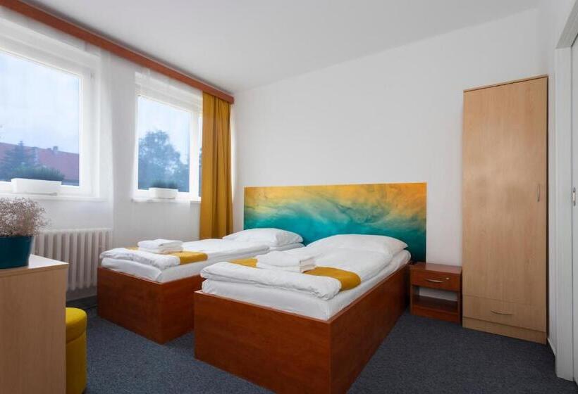 חדר סטנדרט, Amity