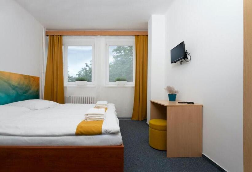 חדר סטנדרט, Amity