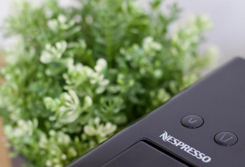 חדר דלוקס, Amity