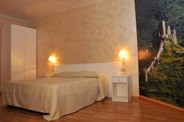 סוויטה עם מרפסת, I Rocchi