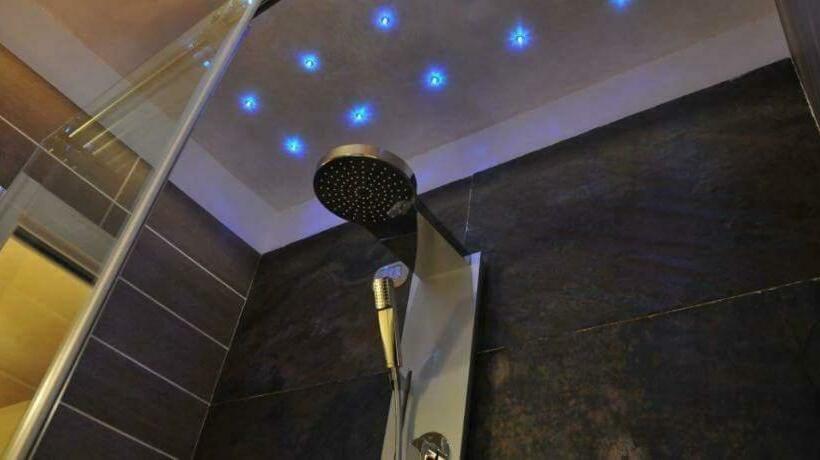 סוויטה עם מרפסת, I Rocchi