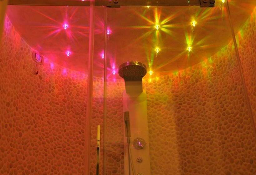 סוויטה עם מרפסת, I Rocchi