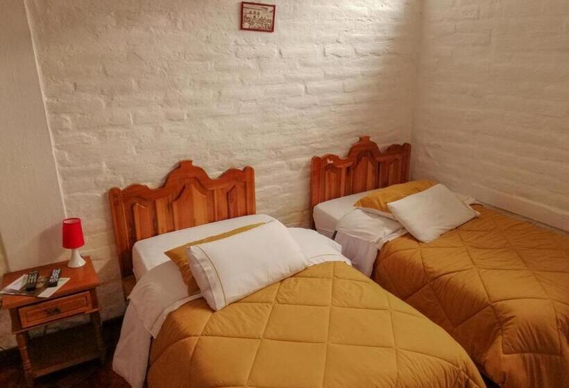 غرفة قياسية, La Primavera