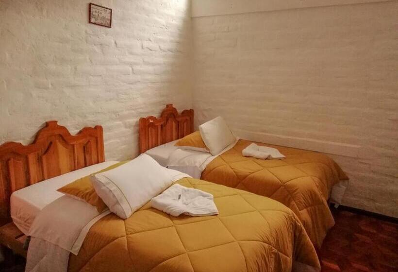 غرفة قياسية, La Primavera