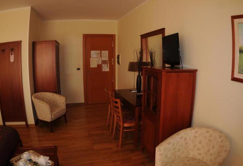 اتاق استاندارد سه نفره, Masseria Marziale