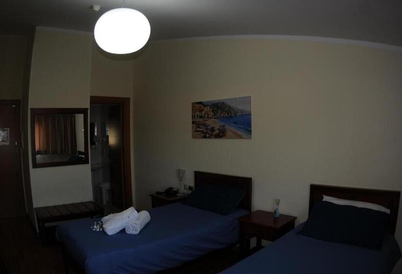 اتاق اکونومی, Masseria Marziale