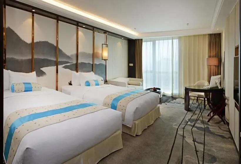 اتاق لوکس, Menshine Gloria Plaza