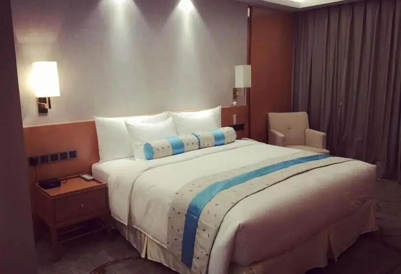 سوییت سوپریور, Menshine Gloria Plaza
