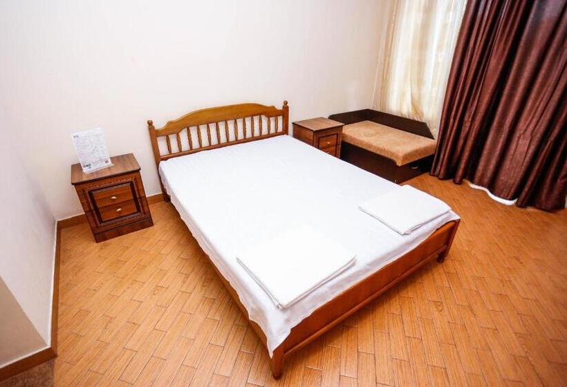 اتاق استاندارد سه نفره, Sabina