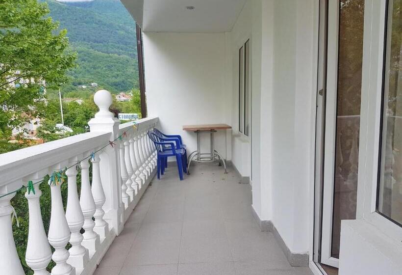 اتاق استاندارد سه نفره, Sabina