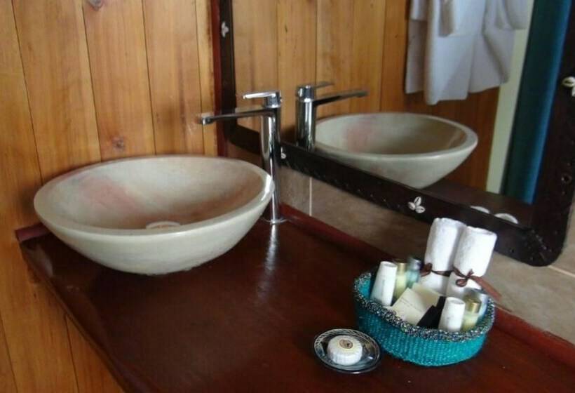 اتاق لوکس, The Nelion