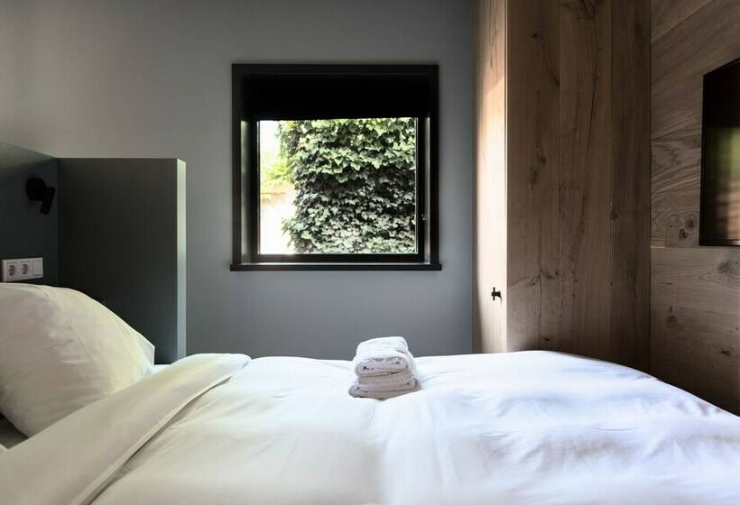 חדר משפחתי, Vesting Hotel Naarden