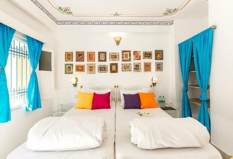 Quarto Estandar, Gostops Udaipur