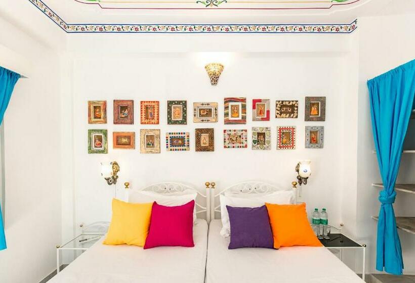 Quarto Estandar, Gostops Udaipur