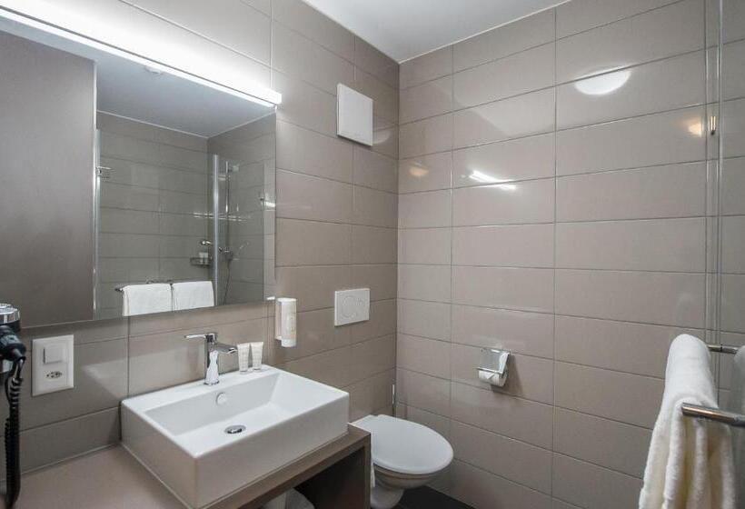 חדר סטנדרט עם מרפסת, Aparthotel Baden