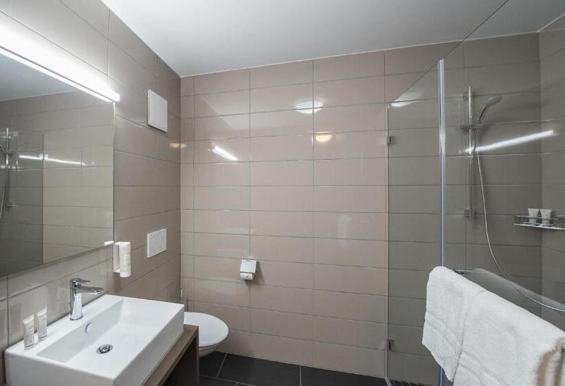 סוויטת ג'וניור עם מרפסת, Aparthotel Baden