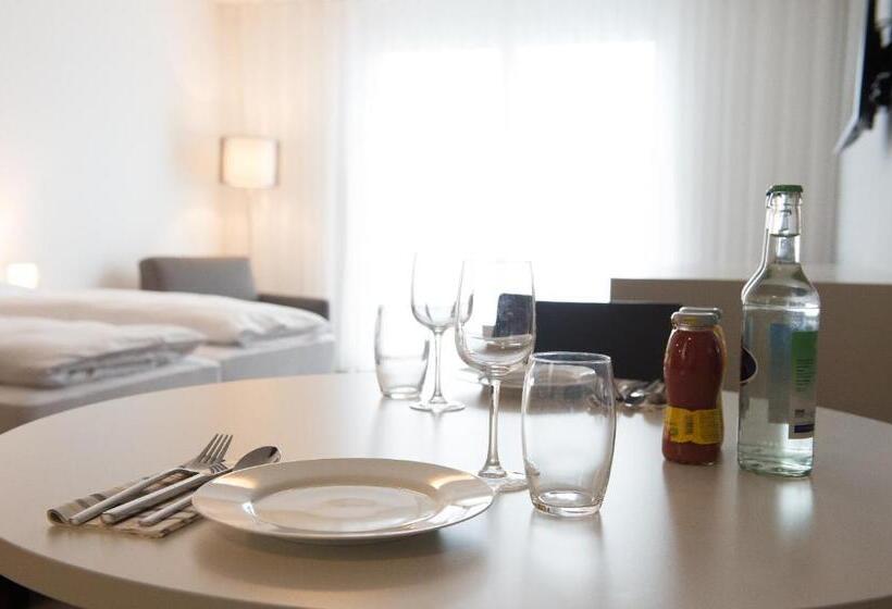 סוויטת ג'וניור מותאמת לאדם עם מוגבלויות, Aparthotel Baden