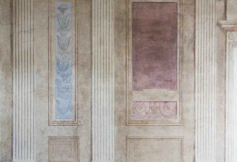 سوییت لوکس, Cortona Charme