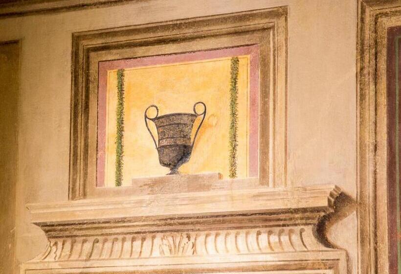 سوئیت کلاسیک, Cortona Charme