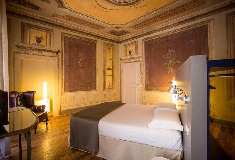 سوئیت کلاسیک, Cortona Charme