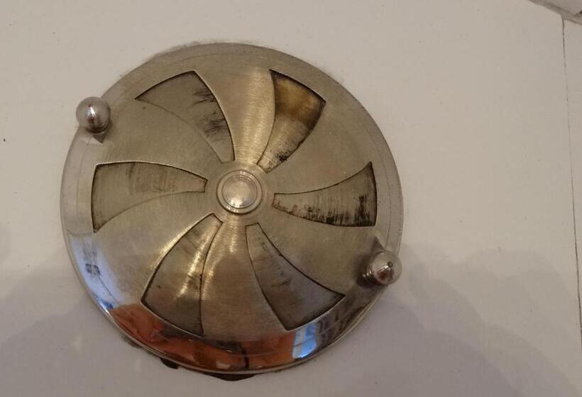 标准工作室, Gröna Lena