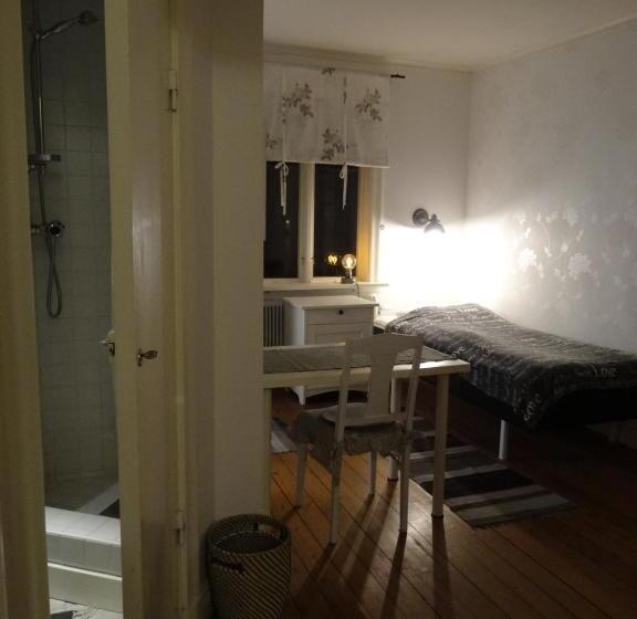 标准工作室, Gröna Lena