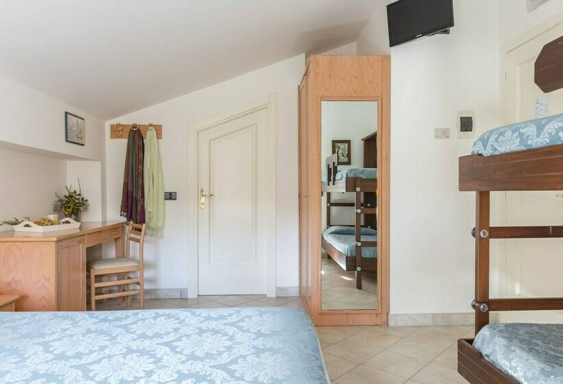 اتاق استاندارد سه نفره, Albergo Il Giardino Del Rio