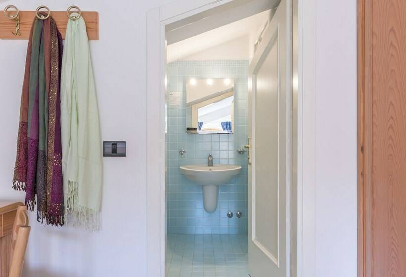 اتاق استاندارد سه نفره, Albergo Il Giardino Del Rio