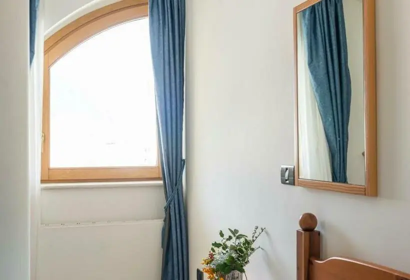 اتاق استاندارد یک نفره, Albergo Il Giardino Del Rio