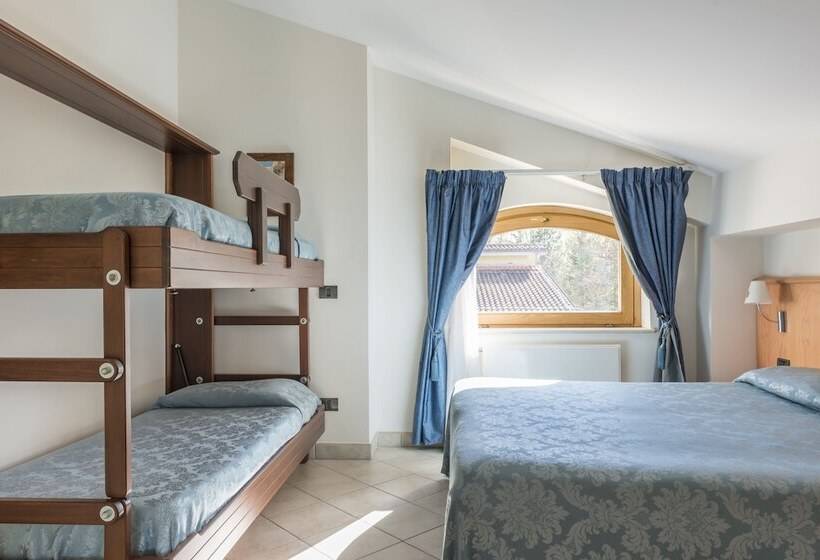 اتاق استاندارد سه نفره, Albergo Il Giardino Del Rio