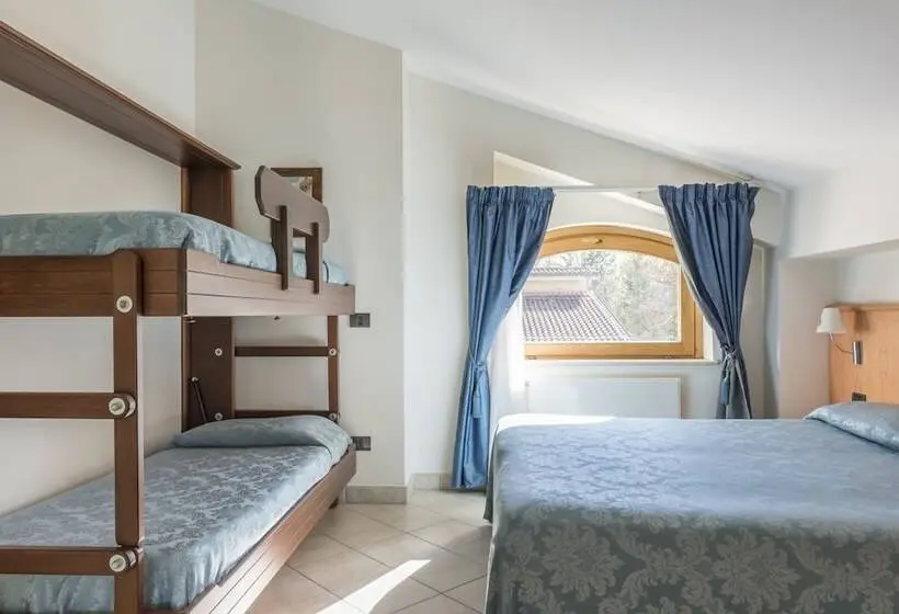 اتاق استاندارد چهار تخته, Albergo Il Giardino Del Rio