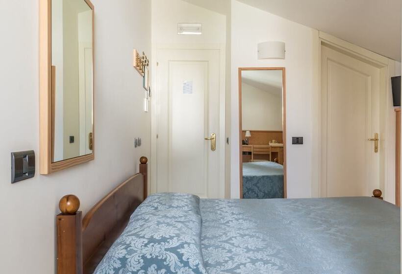 اتاق استاندارد یک نفره, Albergo Il Giardino Del Rio