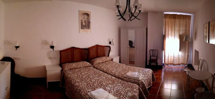 غرفة قياسية, Ca Les Senyoretes