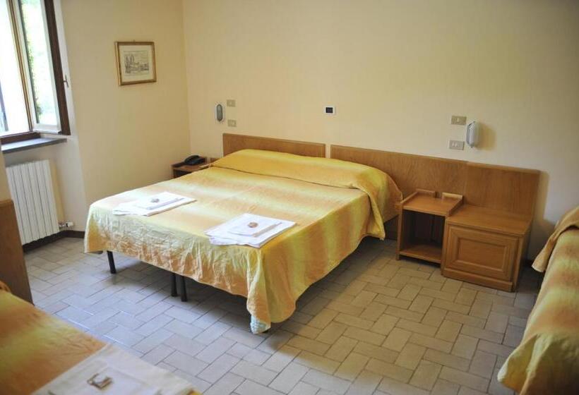 غرفة قياسية رباعية, Fontemaggio