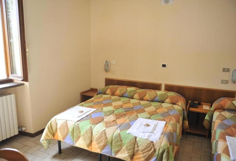 غرفة قياسية رباعية, Fontemaggio