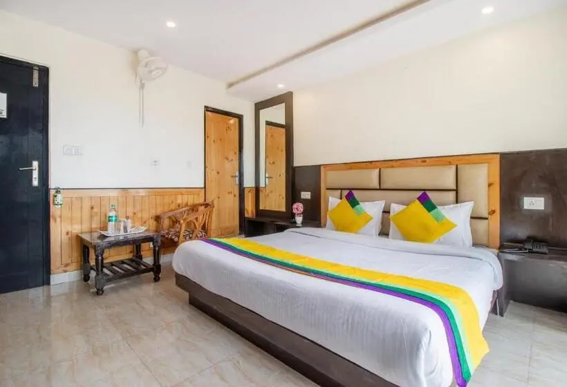 シングルデラックスルーム, Itsy Hotels Avantika With Forest View