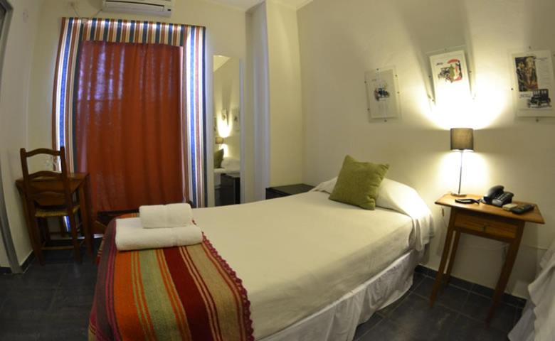 غرفة قياسية, La Cautiva De Ramirez